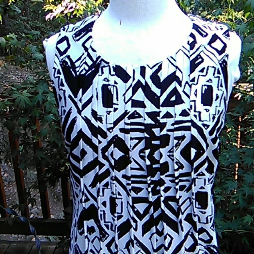 Perceptions Border Print Shift Dress - Picture 2 of 7